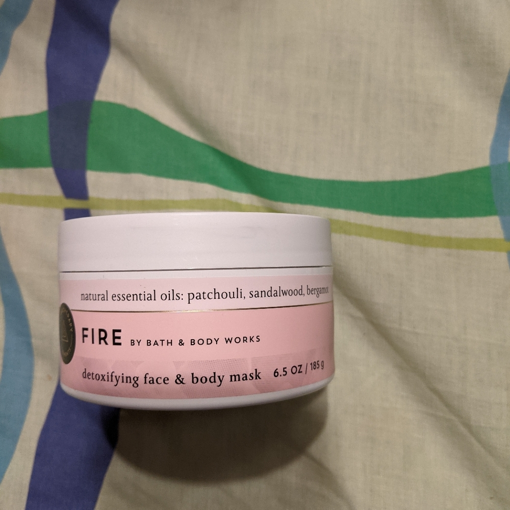 Bath and body works aromatherapy face and body mas